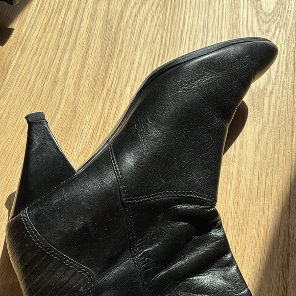 Vintage Etienne Aigner Black Leather Boots - Picture 7 of 8